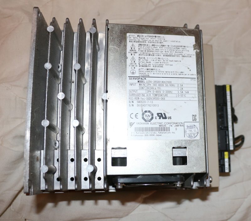 Сервопривод Yaskawa SGDV-3R5D01A002000