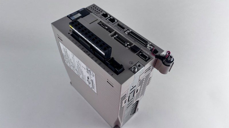 Сервопривод Yaskawa SGDV-5R5AE1A002000