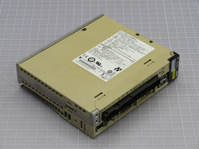 Сервопривод Yaskawa SGDV-R90A11A