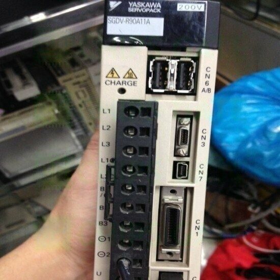 Сервопривод Yaskawa SGDV-R90A11A001000
