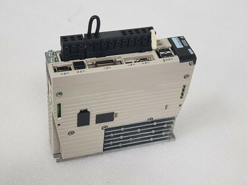 Сервопривод Yaskawa SGDV-R90A11AY804AA