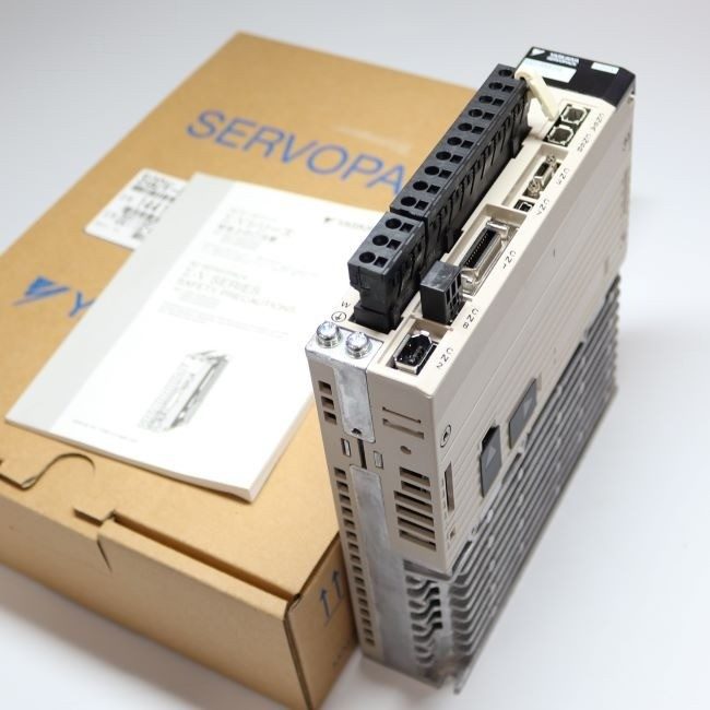 Сервопривод Yaskawa SGDV-R90F21A