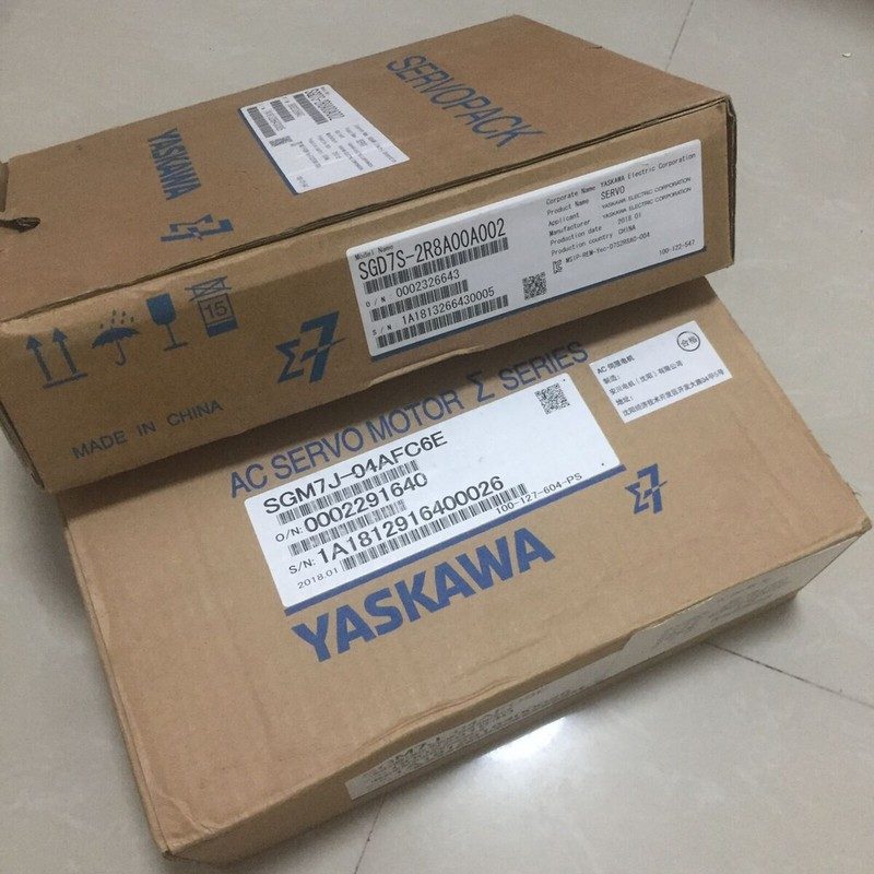 Серводвигатель Yaskawa SGM7J-04AFC6E