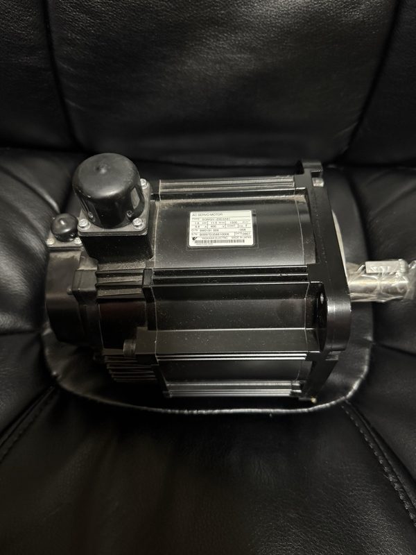 Серводвигатель Yaskawa SGMGV-20D3A61