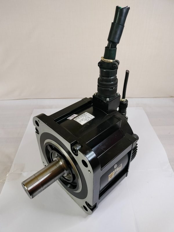 Сервопривод Yaskawa SGMGV-44ADA21