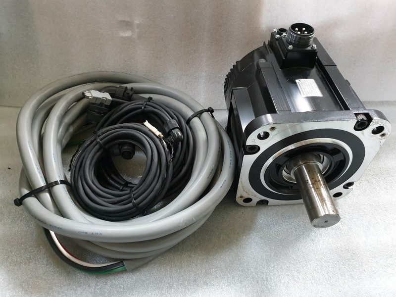 Серводвигатель Yaskawa SGMGV-44ADA2C