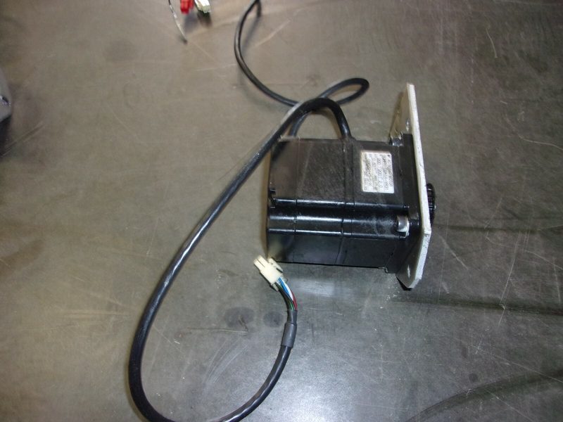 Серводвигатель Yaskawa SGMPH-02A1A-YR31