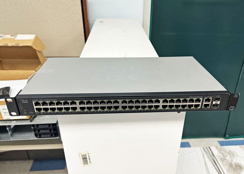 Коммутатор Cisco SLM248G