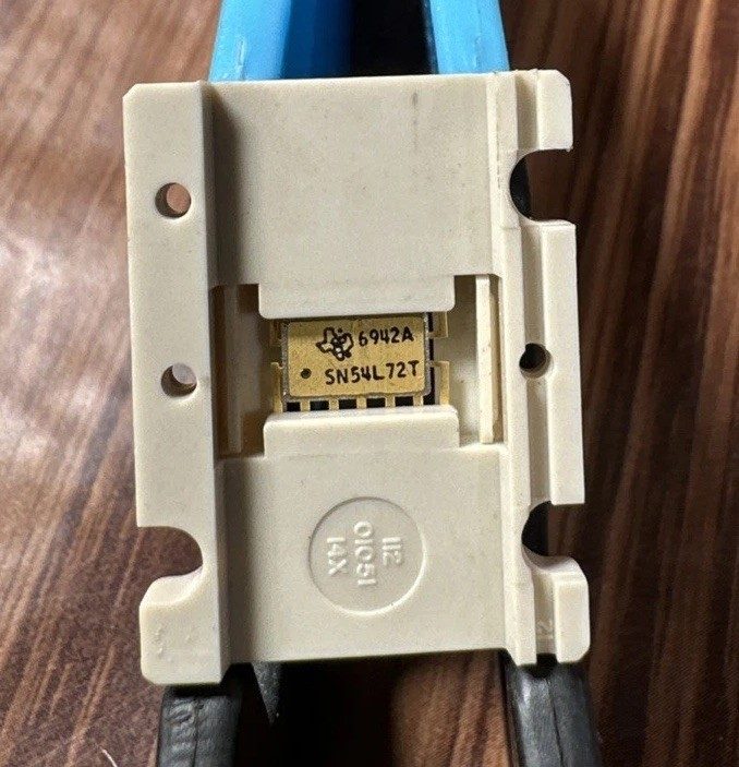 Микросхема SN54L72T