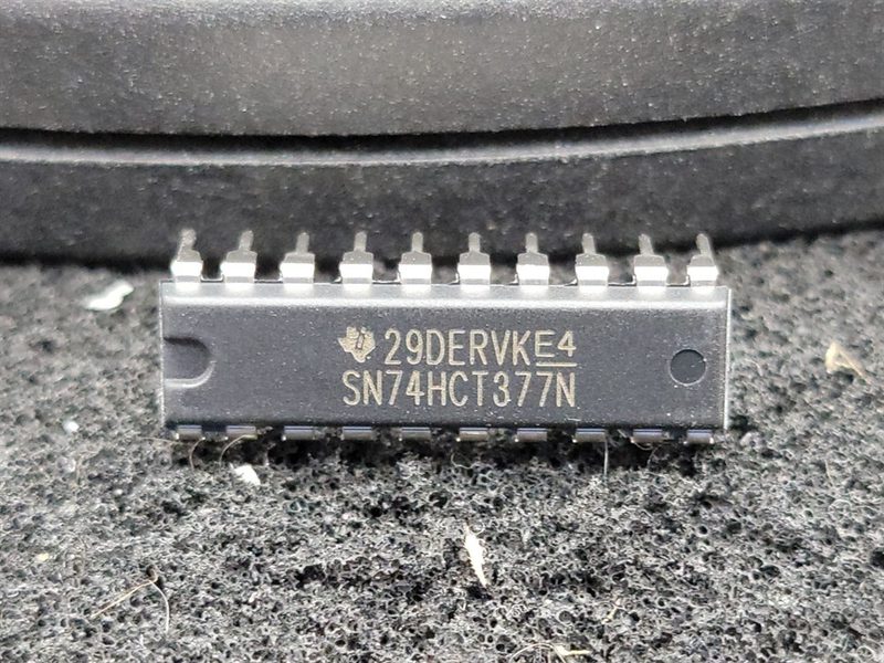 Микросхема SN74HCT377N