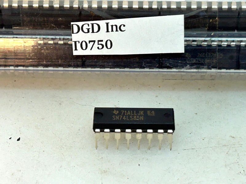 Микросхема SN74LS85N