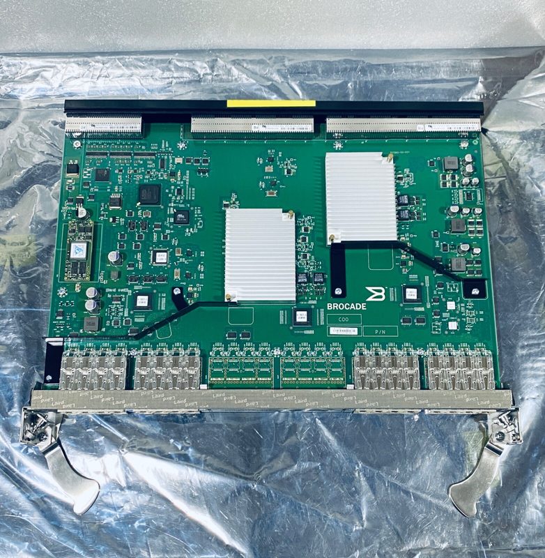 Коммутатор HPE SN8000B