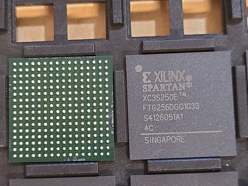 Микросхема ПЛИС Xilinx SPARTAN-3E