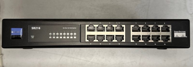 Коммутатор Cisco SR216