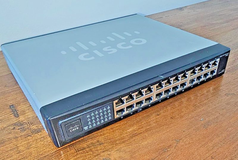 Коммутатор Cisco SR224