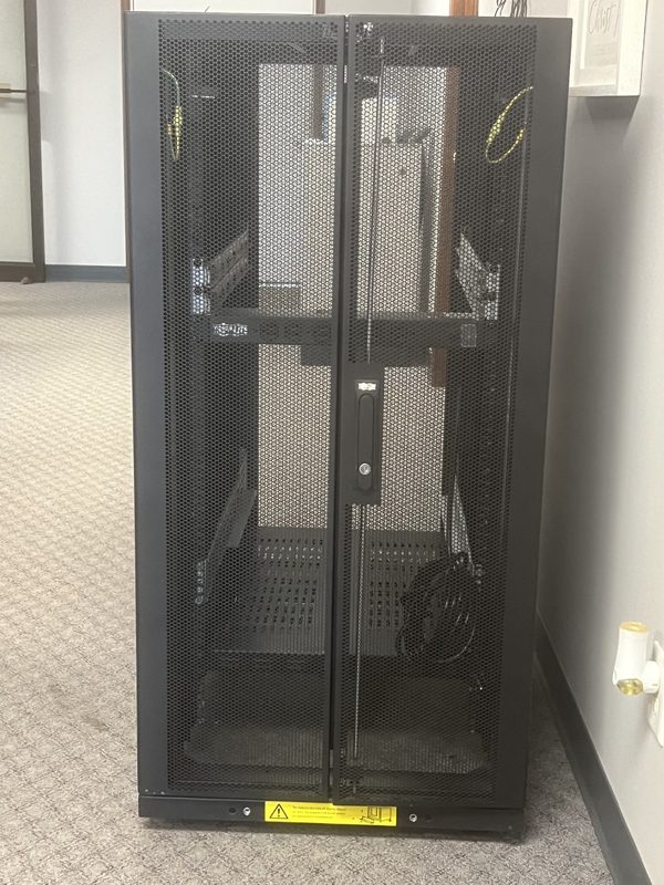 Tripp Lite SR25UB