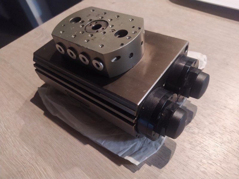 Робот Schunk SRU+40-W