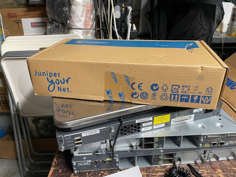 Межсетевой экран Juniper SRX210B