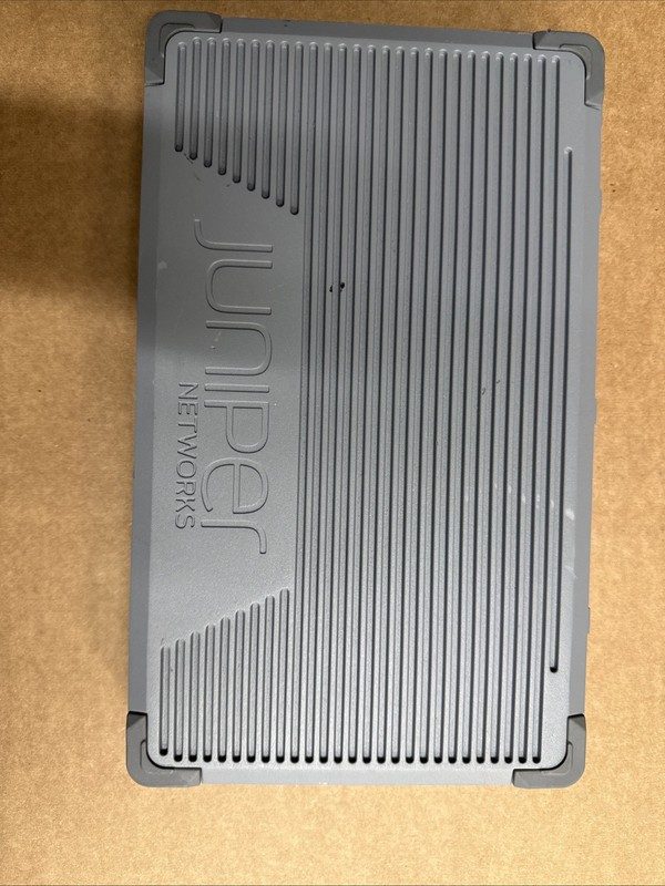 Межсетевой экран Juniper SRX300-SYS-JB