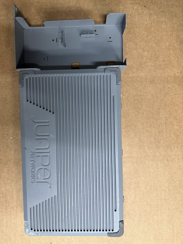 Межсетевой экран Juniper SRX300-SYS-JE