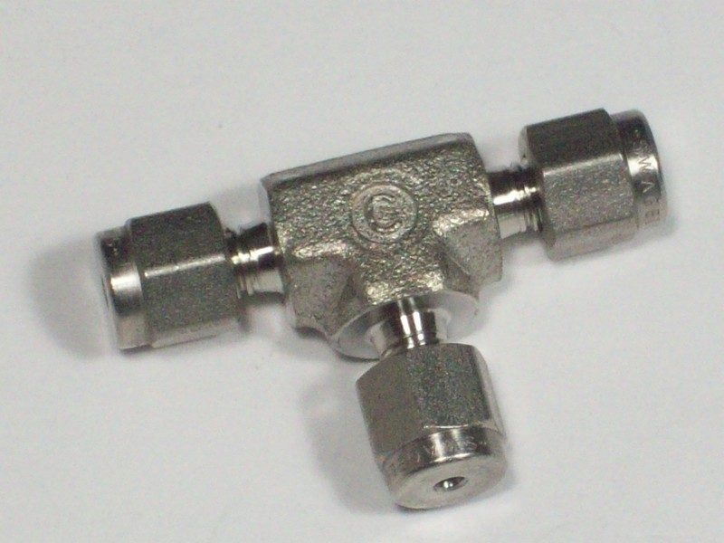 Фитинг Swagelok SS-100-3
