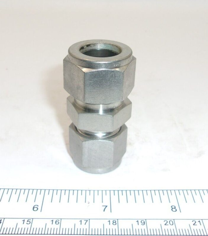 Фитинг Swagelok SS-1010-6-8