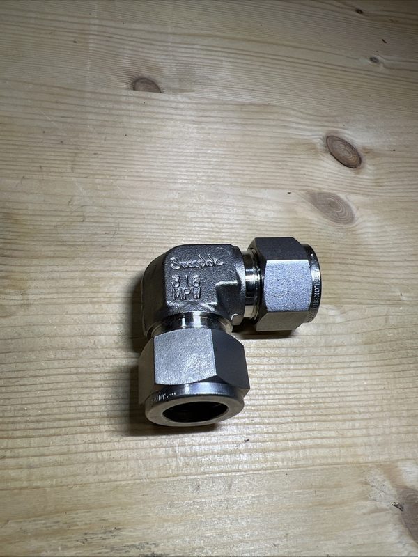 Фитинг Swagelok SS-1010-9