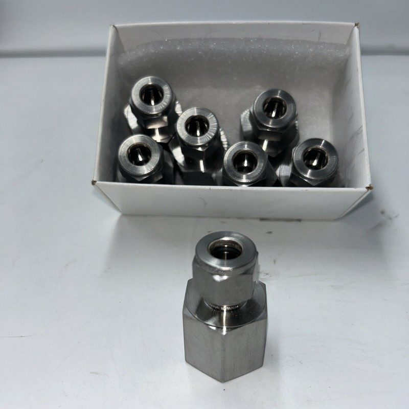 Фитинг Swagelok SS-10MO-7-8