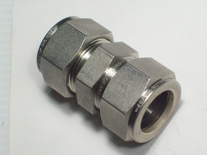 Фитинг Swagelok SS-1210-6