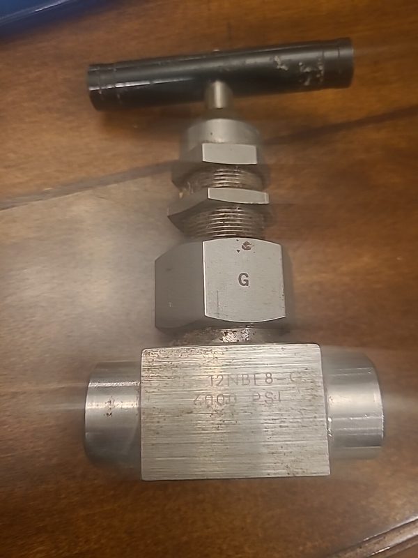 Клапан Swagelok SS-12NBF8