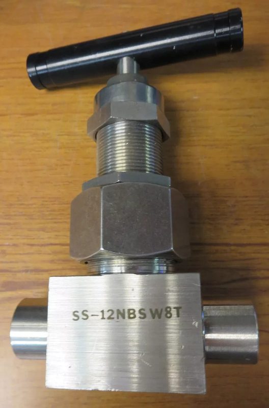 Клапан Swagelok SS-12NBSW8T