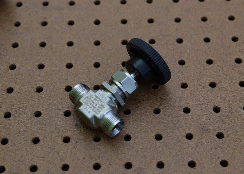 Клапан Swagelok SS-1RS12MM