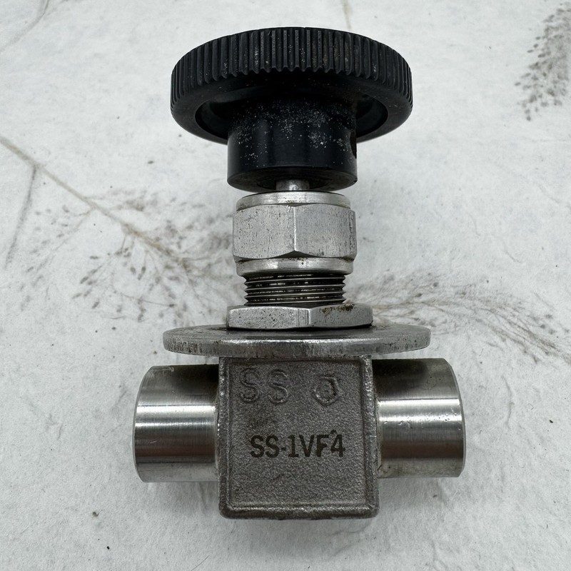 Клапан Swagelok SS-1VF4