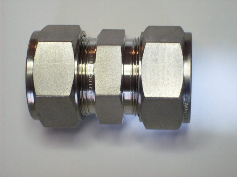 Фитинг Swagelok SS-25M0-6