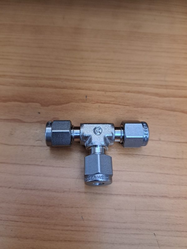 Фитинг Swagelok SS-300-3