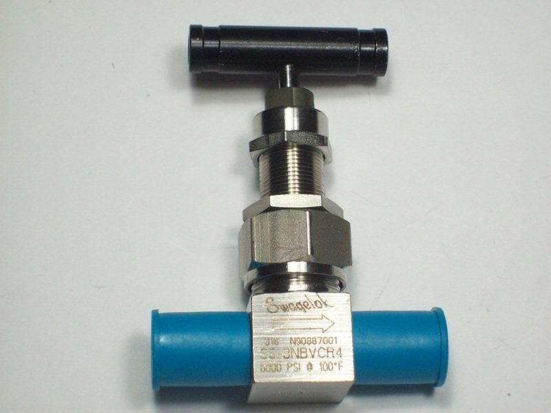 Клапан Swagelok SS-3NBVCR4