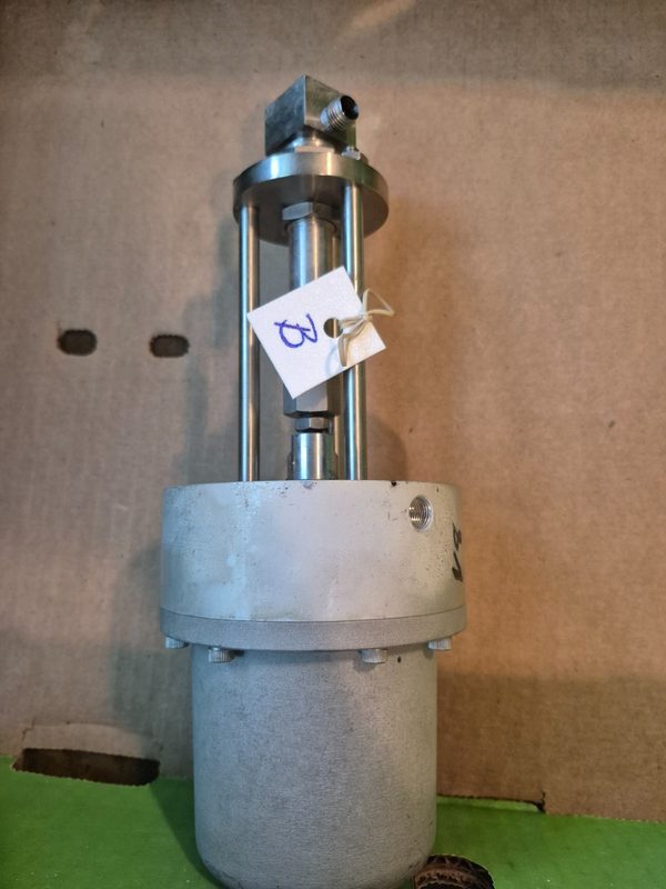 Пневмоклапан Swagelok SS-4UG