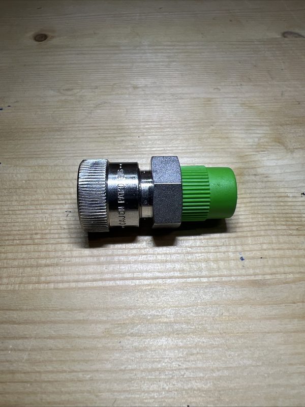 Фитинг Swagelok SS-6-UT-1-4BT