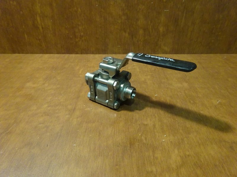 Клапан Swagelok SS-63TS12MM