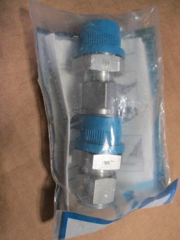 Фитинг Swagelok SS-810-1-8RS