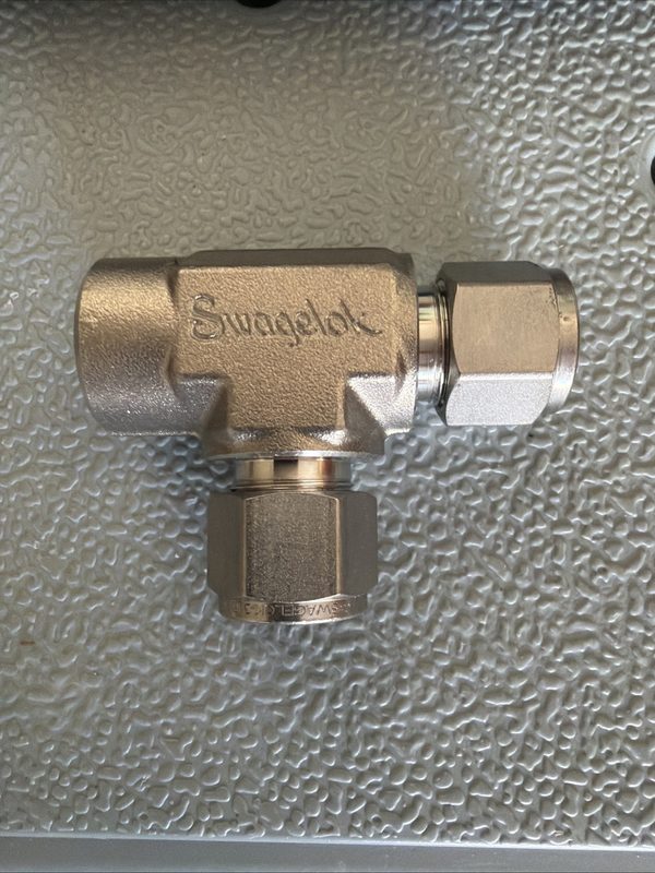 Фитинг Swagelok SS-810-3-8TFT