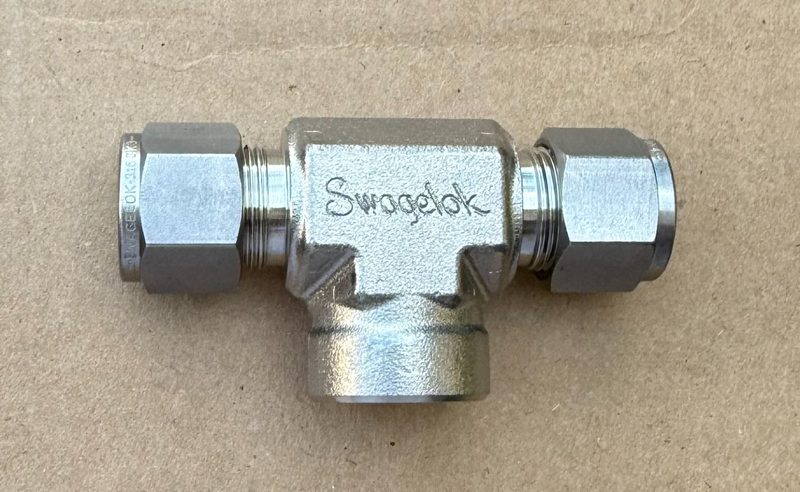 Фитинг Swagelok SS-810-3-8TTF