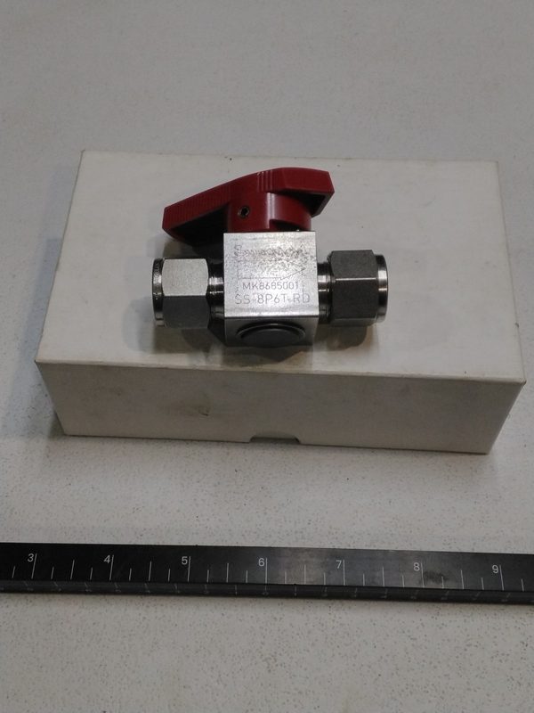 Клапан Swagelok SS-8P6T-RD