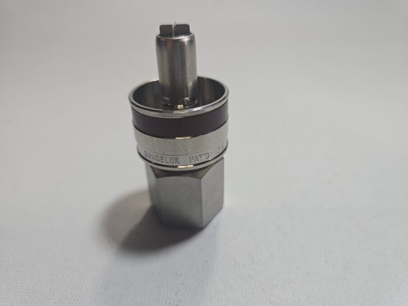 Клапан Swagelok SS-QC8-S-8PFK8