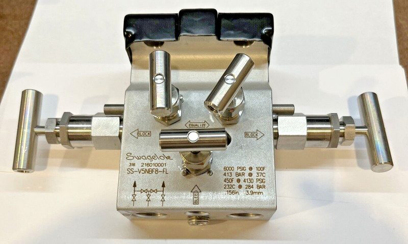 Клапан Swagelok SS-V5NBF8-FL