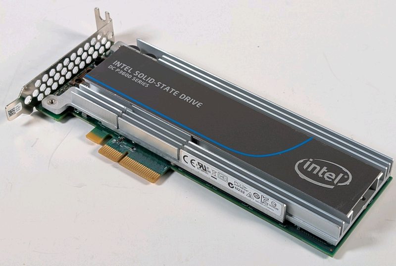 SSD-накопитель Intel SSDPEDME016T4S