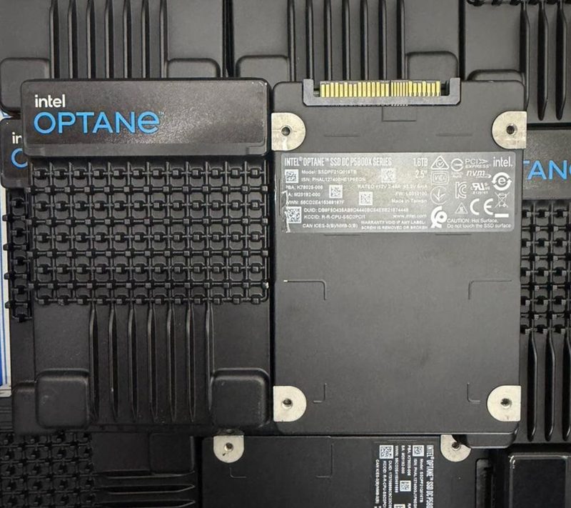 SSD-накопитель Intel SSDPF21Q016TB01