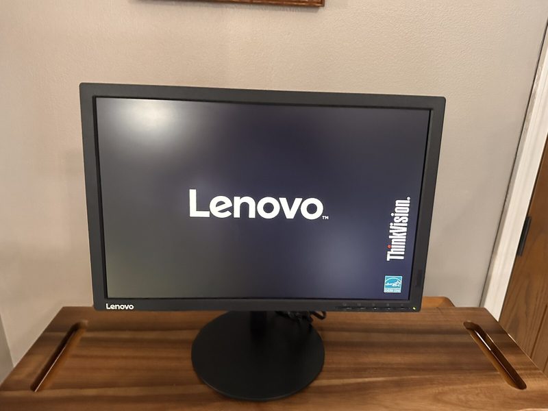 Монитор Lenovo T2054PC