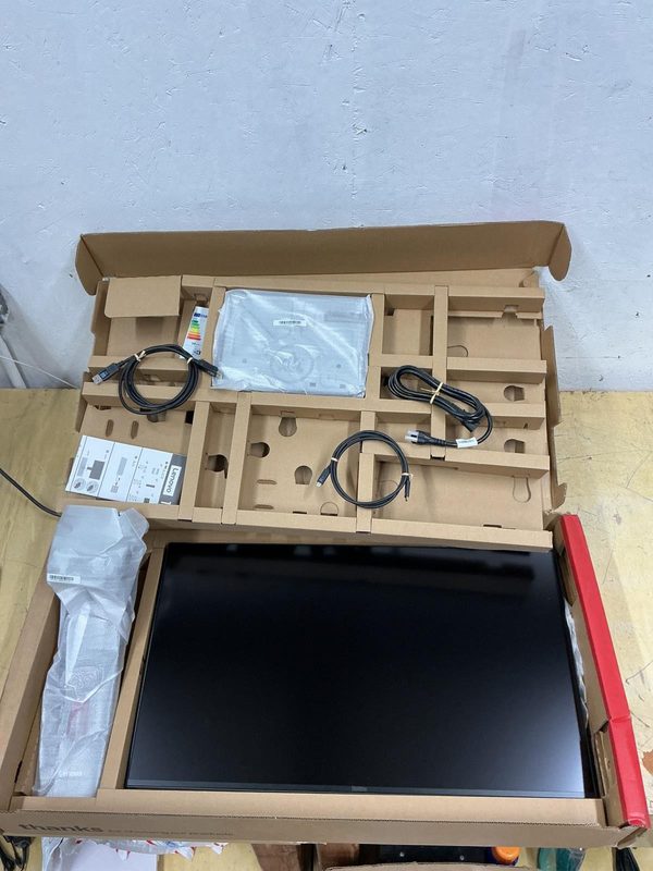 Монитор Lenovo T32UD-40