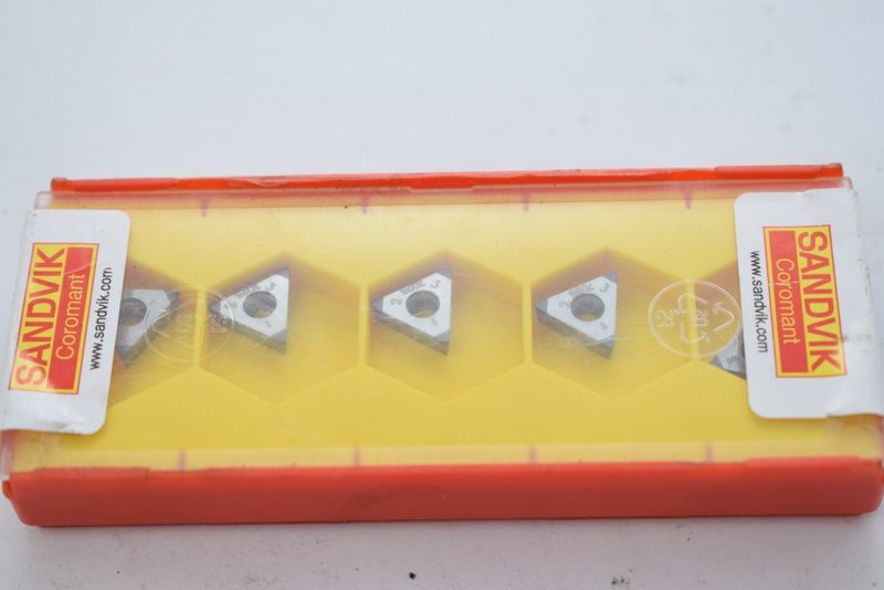 Режущий инструмент Sandvik TCGW221S0320F